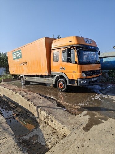 Mercedes Atego 818 2007, 725,871 km - 4.3 л - Salyan