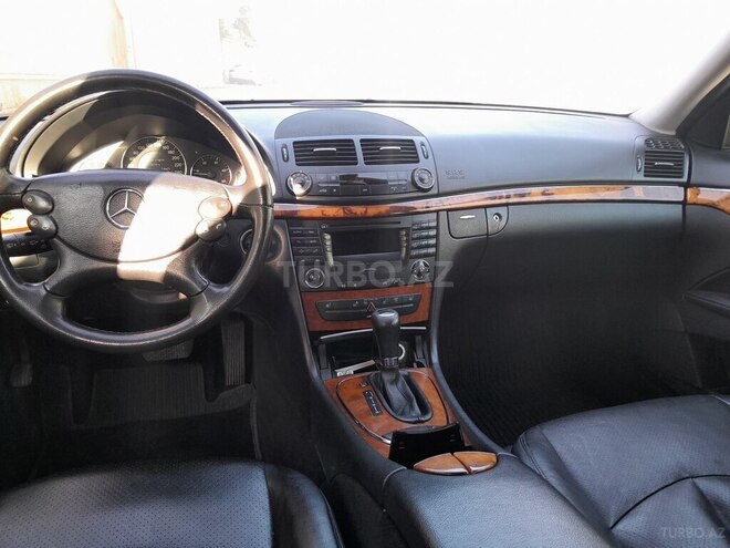 Mercedes E 220 2006, 285,000 km - 2.2 l - Bakı