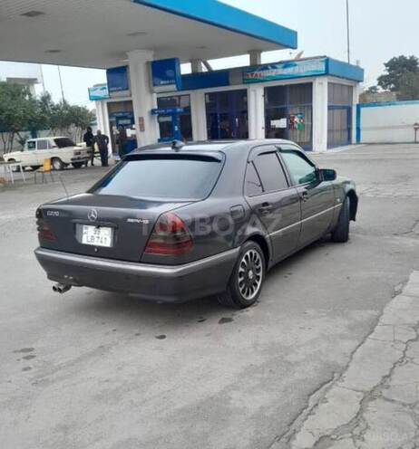 Mercedes C 220 1995, 348,000 km - 2.2 l - Saatlı