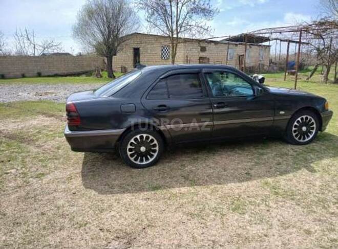 Mercedes C 220 1995, 348,000 km - 2.2 l - Saatlı