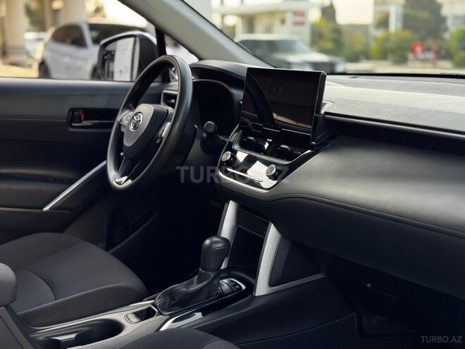 Toyota Corolla Cross 2025, 23,000 km - 2.0 l - Bakı