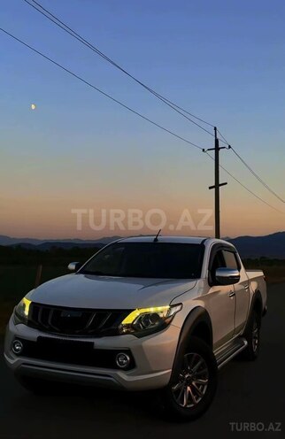 Mitsubishi L200 2018, 389,841 km - 2.5 л - Gəncə