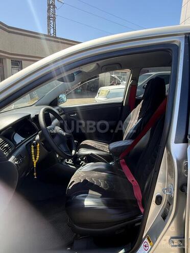 Toyota Corolla 2004, 275,000 km - 1.4 l - Bakı