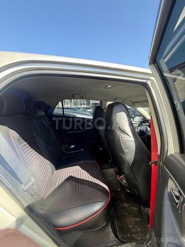 Toyota Corolla 2004, 275,000 km - 1.4 l - Bakı