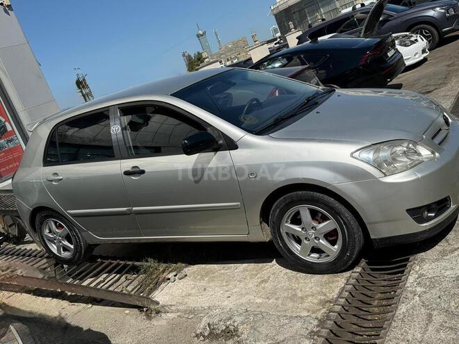 Toyota Corolla 2004, 275,000 km - 1.4 l - Bakı