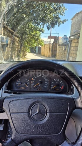 Mercedes E 230 1995, 380,000 km - 2.3 l - Bakı