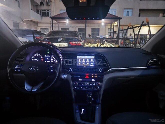 Hyundai Elantra 2019, 129,837 km - 2.0 l - Bakı