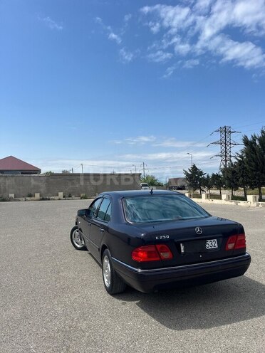 Mercedes E 230 1997, 447,380 km - 2.3 l - Sumqayıt
