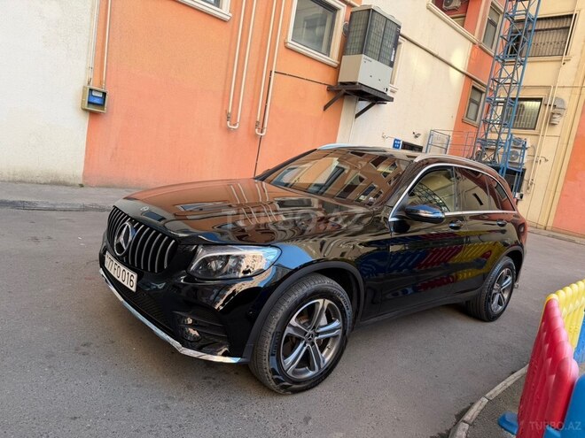 Mercedes GLC 300 4MATIC 2018, 95,000 km - 2.0 l - Bakı