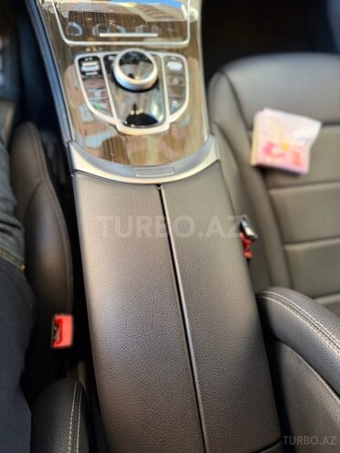 Mercedes GLC 300 4MATIC 2018, 95,000 km - 2.0 l - Bakı
