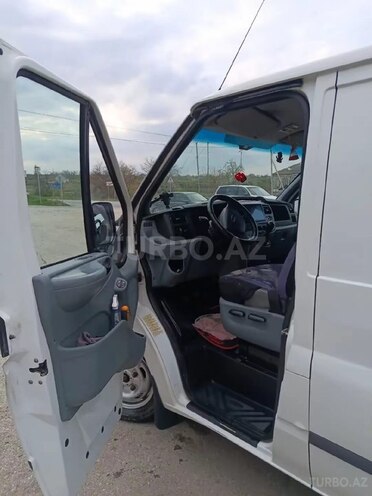 Ford Transit 2011, 275,065 km - 2.2 l - Quba