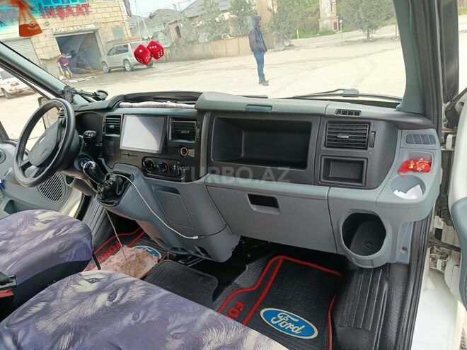Ford Transit 2011, 275,065 km - 2.2 l - Quba