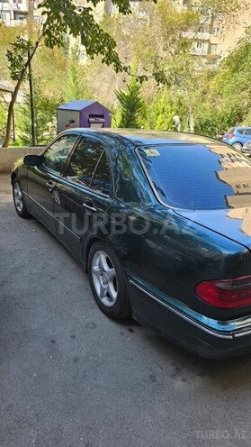 Mercedes E 270 2000, 423,000 km - 2.7 l - Bakı