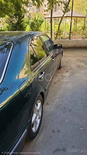 Mercedes E 270 2000, 423,000 km - 2.7 l - Bakı