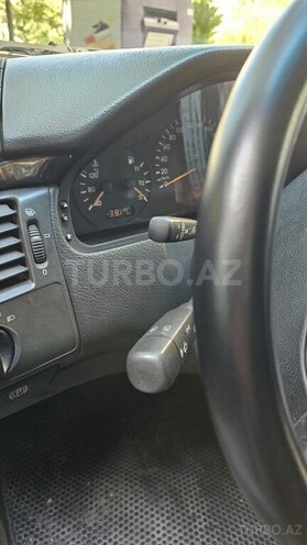 Mercedes E 270 2000, 423,000 km - 2.7 l - Bakı