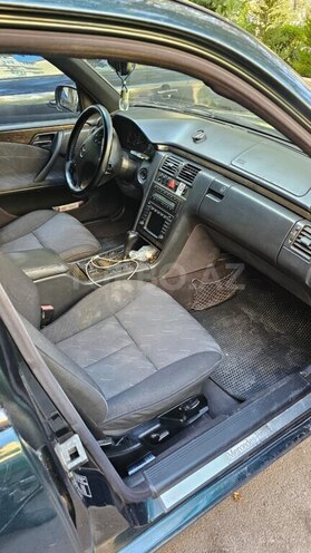 Mercedes E 270 2000, 423,000 km - 2.7 l - Bakı