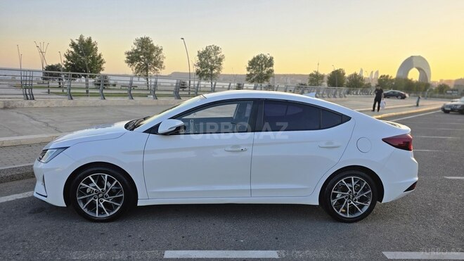 Hyundai Avante 2018, 167,240 km - 1.6 л - Bakı