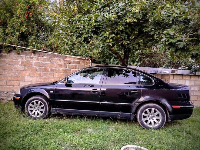 Volkswagen Passat 2003, 150,000 km - 1.8 л - Zaqatala
