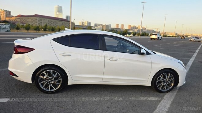 Hyundai Avante 2018, 167,240 km - 1.6 л - Bakı
