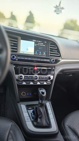 Hyundai Avante 2018, 167,240 km - 1.6 л - Bakı
