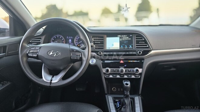Hyundai Avante 2018, 167,240 km - 1.6 л - Bakı