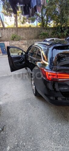 Opel Astra 2018, 219,000 km - 1.6 l - Bakı