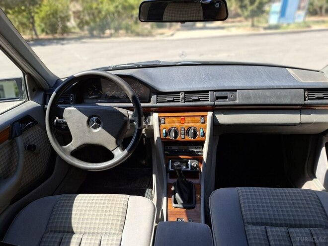 Mercedes 230 E 1991, 161,936 km - 2.3 л - Bakı