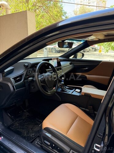 Lexus ES 300h 2023, 31,000 km - 2.5 л - Bakı