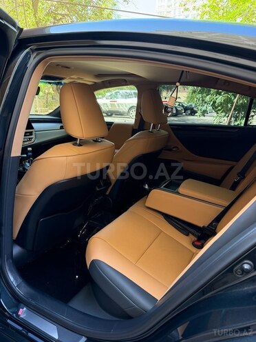 Lexus ES 300h 2023, 31,000 km - 2.5 л - Bakı
