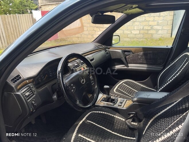 Mercedes E 230 1996, 238,956 km - 2.3 l - Mingəçevir