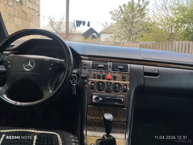 Mercedes E 230 1996, 238,956 km - 2.3 l - Mingəçevir