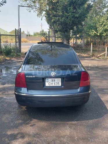 Volkswagen Passat 2004, 255,000 km - 1.8 l - Göyçay