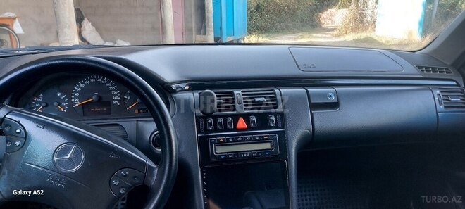 Mercedes E 320 2001, 586,752 km - 3.2 l - Lənkəran