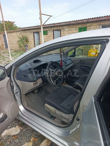 Honda Insight 2009, 102,000 km - 1.3 l - Salyan