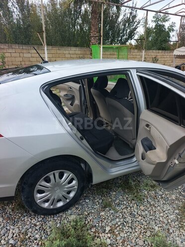 Honda Insight 2009, 102,000 km - 1.3 l - Salyan