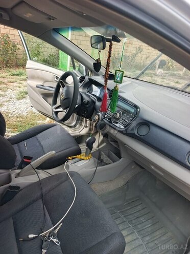Honda Insight 2009, 102,000 km - 1.3 l - Salyan