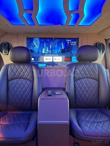 Mercedes  2018, 200,946 km - 2.1 l - Bakı