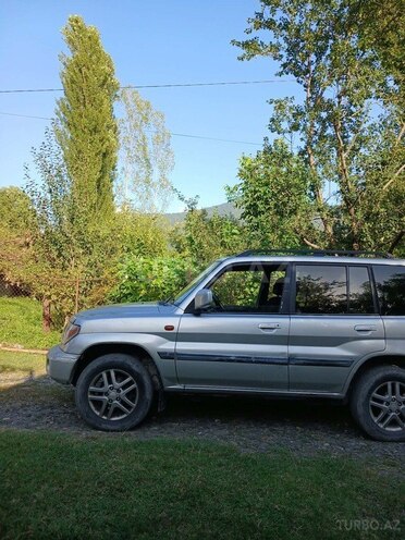 Mitsubishi Pajero io 2003, 204,480 km - 2.0 л - Qax