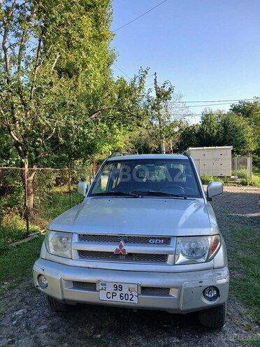 Mitsubishi Pajero io 2003, 204,480 km - 2.0 л - Qax