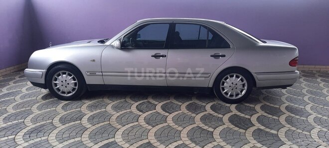 Mercedes E 240 1998, 300,000 km - 2.4 л - Bakı
