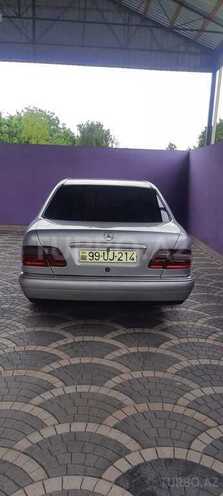 Mercedes E 240 1998, 300,000 km - 2.4 л - Bakı