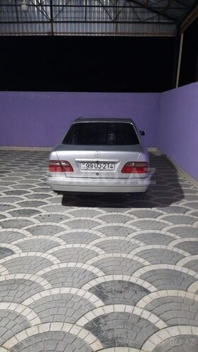 Mercedes E 240 1998, 300,000 km - 2.4 л - Bakı
