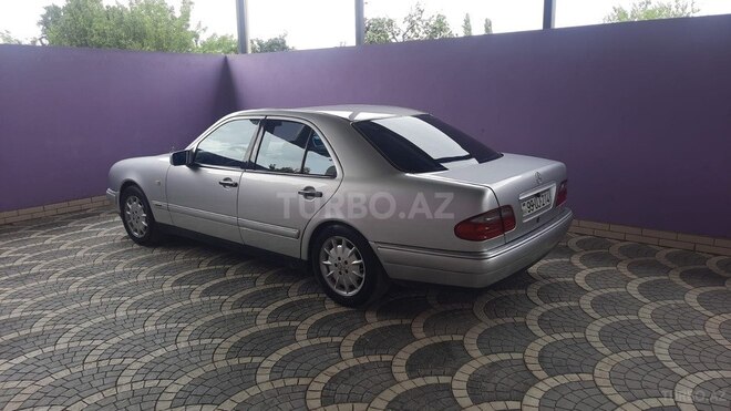 Mercedes E 240 1998, 300,000 km - 2.4 л - Bakı