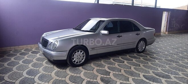Mercedes E 240 1998, 300,000 km - 2.4 л - Bakı