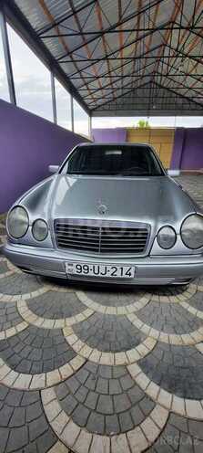 Mercedes E 240 1998, 300,000 km - 2.4 л - Bakı