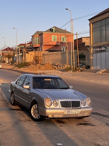 Mercedes E 240 1998, 300,000 km - 2.4 л - Bakı