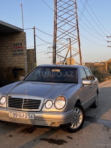 Mercedes E 240 1998, 300,000 km - 2.4 л - Bakı