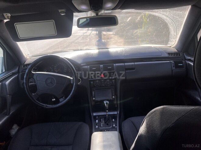 Mercedes E 240 1998, 300,000 km - 2.4 л - Bakı