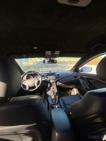 Hyundai Avante 2015, 147,000 km - 1.6 l - Şirvan