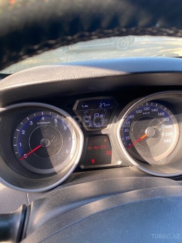 Hyundai Avante 2015, 147,000 km - 1.6 l - Şirvan